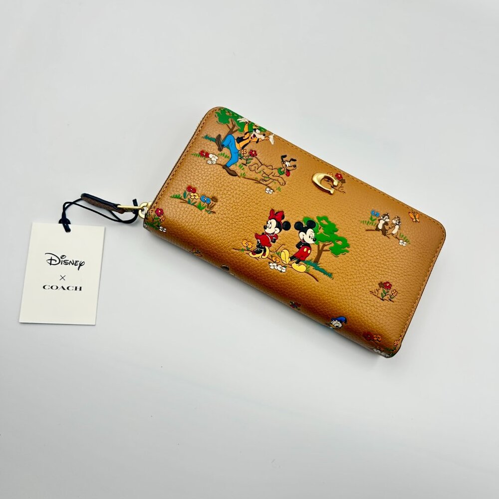 NWT Disney X Coach Essential  Accordian Zip Wallet Mickey Mouse & Friends NEW - Picture 2 of 4